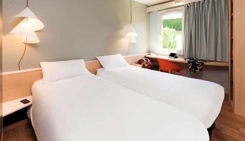Standard Room with 2 Single Beds