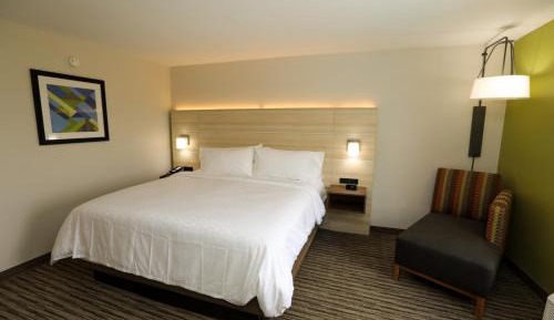 King Room - Mobility Access/Hearing Accessible