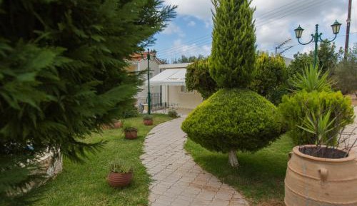 One-Bedroom Apartment with Garden View (2 Adults + 2 Children)
