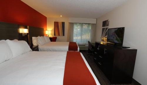 Standard Room with Two Queen Beds