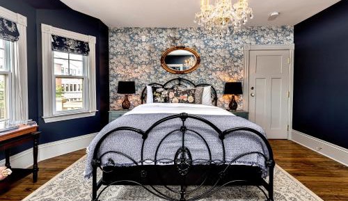 Deluxe Suite with Spa Bath