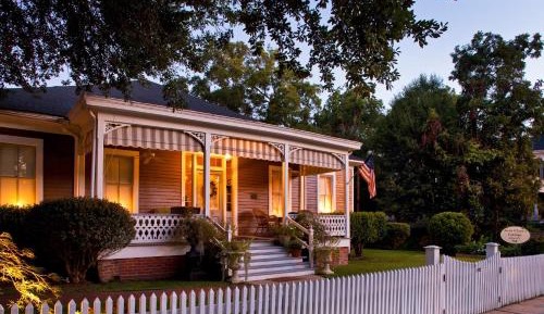 Queen Room - Louise Room