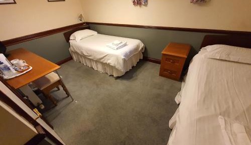 Twin Room with Private Bathroom