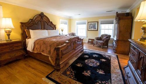 Deluxe King Room