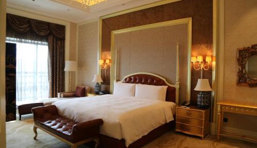 Three-Bedroom Presidential Suite