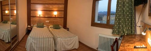 Double or Twin Room (1 Adult)