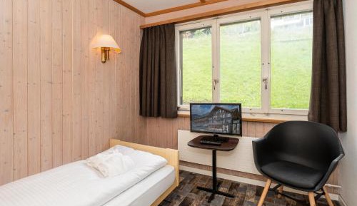 Basic Plus Single Room with Shared Shower and Toilet