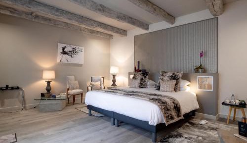 Deluxe King Room