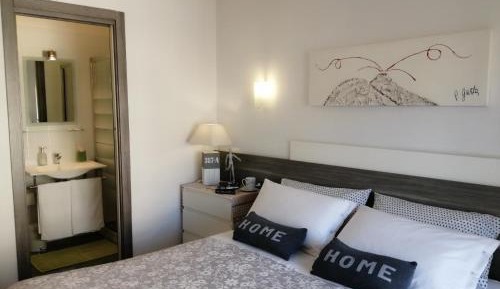 Double Room with Balcony and Private Bathroom