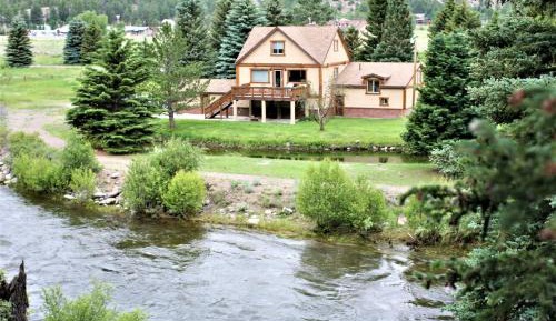 Five Bedroom Holiday Home