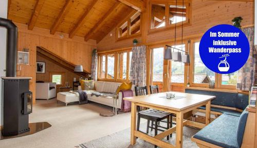 Apartment with Mountain View