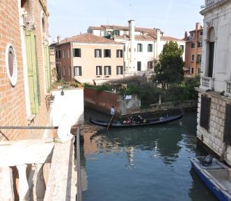 Dimora Canaletto 2-Bedroom Apartment with Balcony