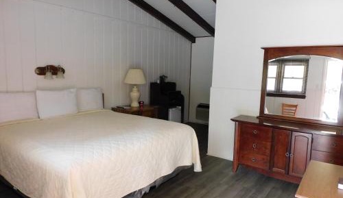 King Room - Non-Smoking