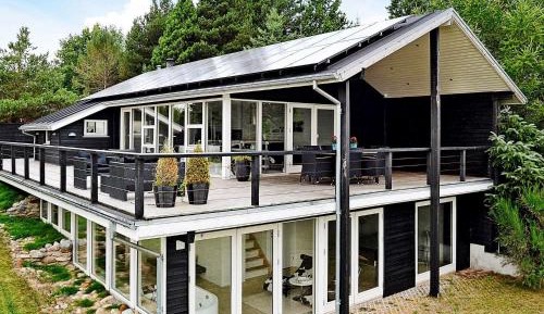 Four-Bedroom Holiday Home