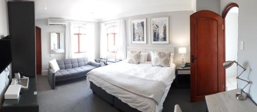 Deluxe King Suite