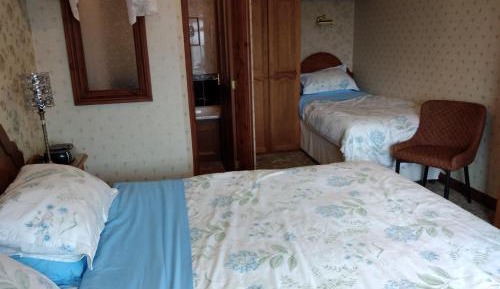 Double or Twin Room with Bathroom