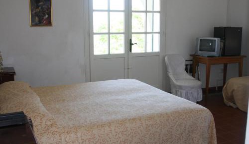 Standard Triple Room with Sea View