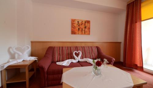 Superior One-Bedroom Apartment with Garden View