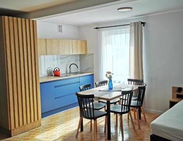 Apartment with Lake View