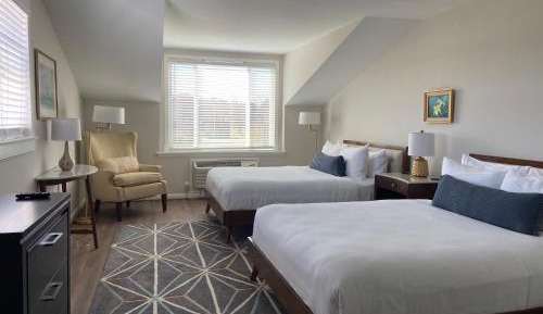 Standard Queen Room with Two Queen Beds