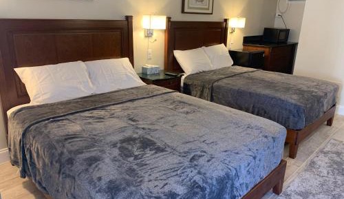 Deluxe Room with One Queen Bed and One Double Bed