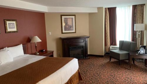 Deluxe King Studio Suite - Non-Smoking