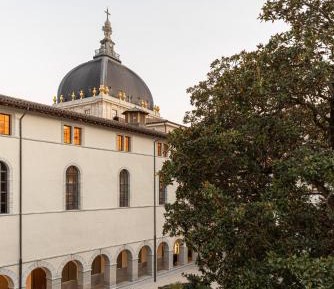 Premium King Room with Courtyard View