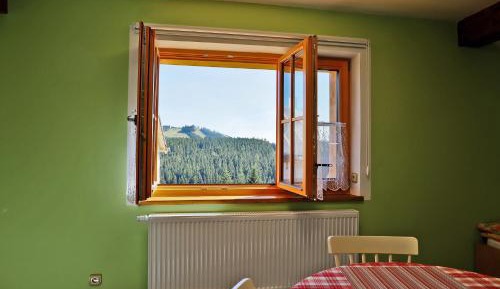 Apartment with Mountain View