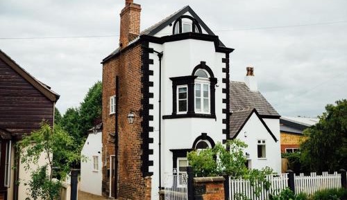 Three-Bedroom Cottage