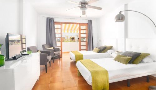 Studio Apartment