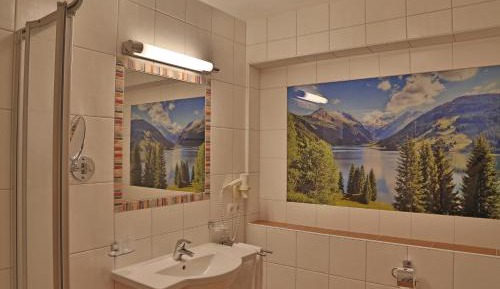 Deluxe Apartment (2 Adults)