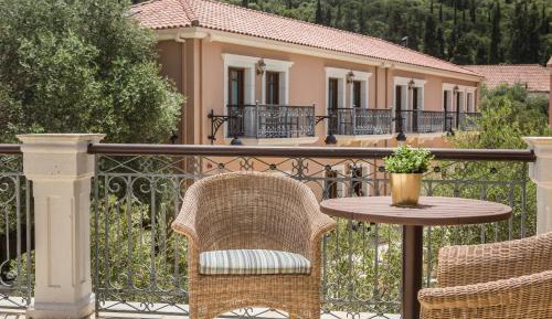 Superior Suite with Courtyard View - 112