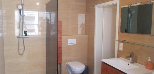 Triple Room with Shared Toilet