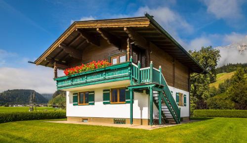 Apartment with Mountain View