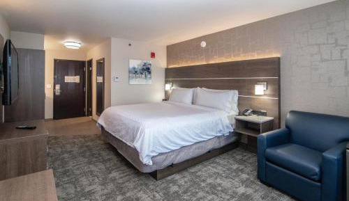 Standard King Room with Sofa Bed