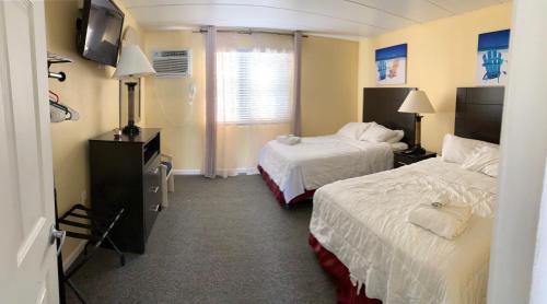 Standard Room with Double Bed and Sofa Bed