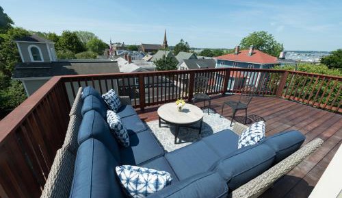 Room 10 - Queen Room with Balcony