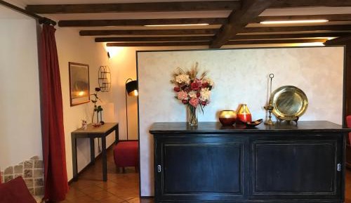 Apartment with Garden View