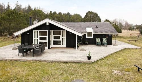 Three-Bedroom Holiday Home 
