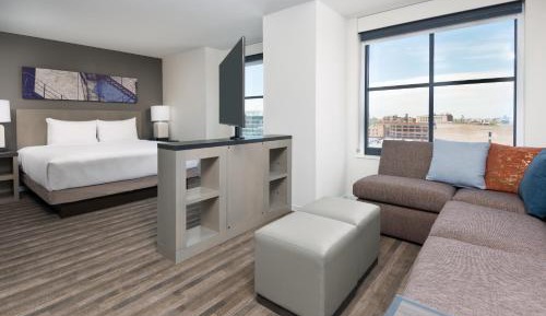 King Studio Suite with Kitchen and Sofa Bed