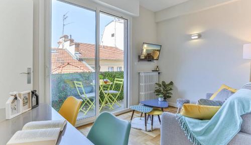 Apartment with Balcony