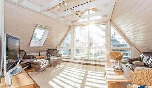 Four-Bedroom Apartment with Lake View