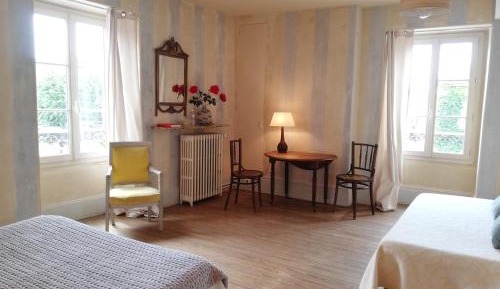 Triple Room with City View