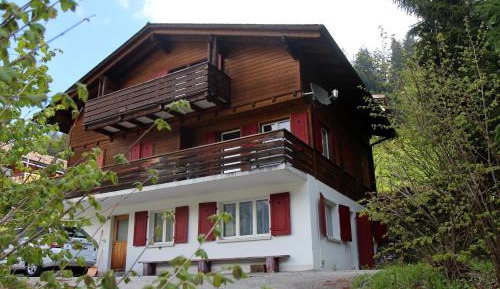 Apartment with Mountain View