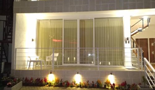 Deluxe Double Room with Balcony Ground Floor