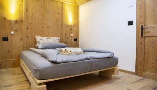 Single Room with Private Bathroom