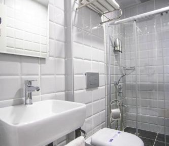 Double or Twin Room with Bathroom