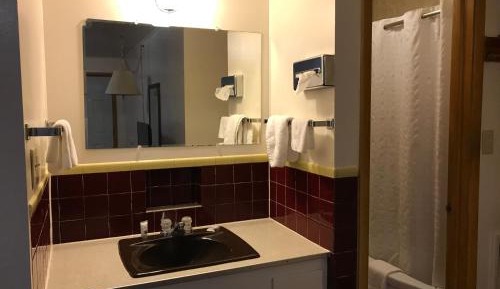 Deluxe Double Queen Room with Bath