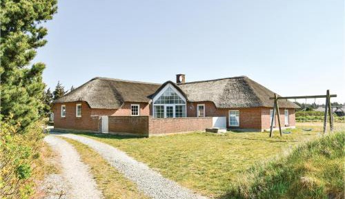Six-Bedroom Holiday Home