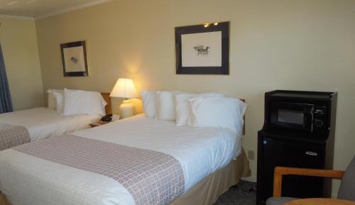 Queen Room with Two Queen Beds - Waterfront